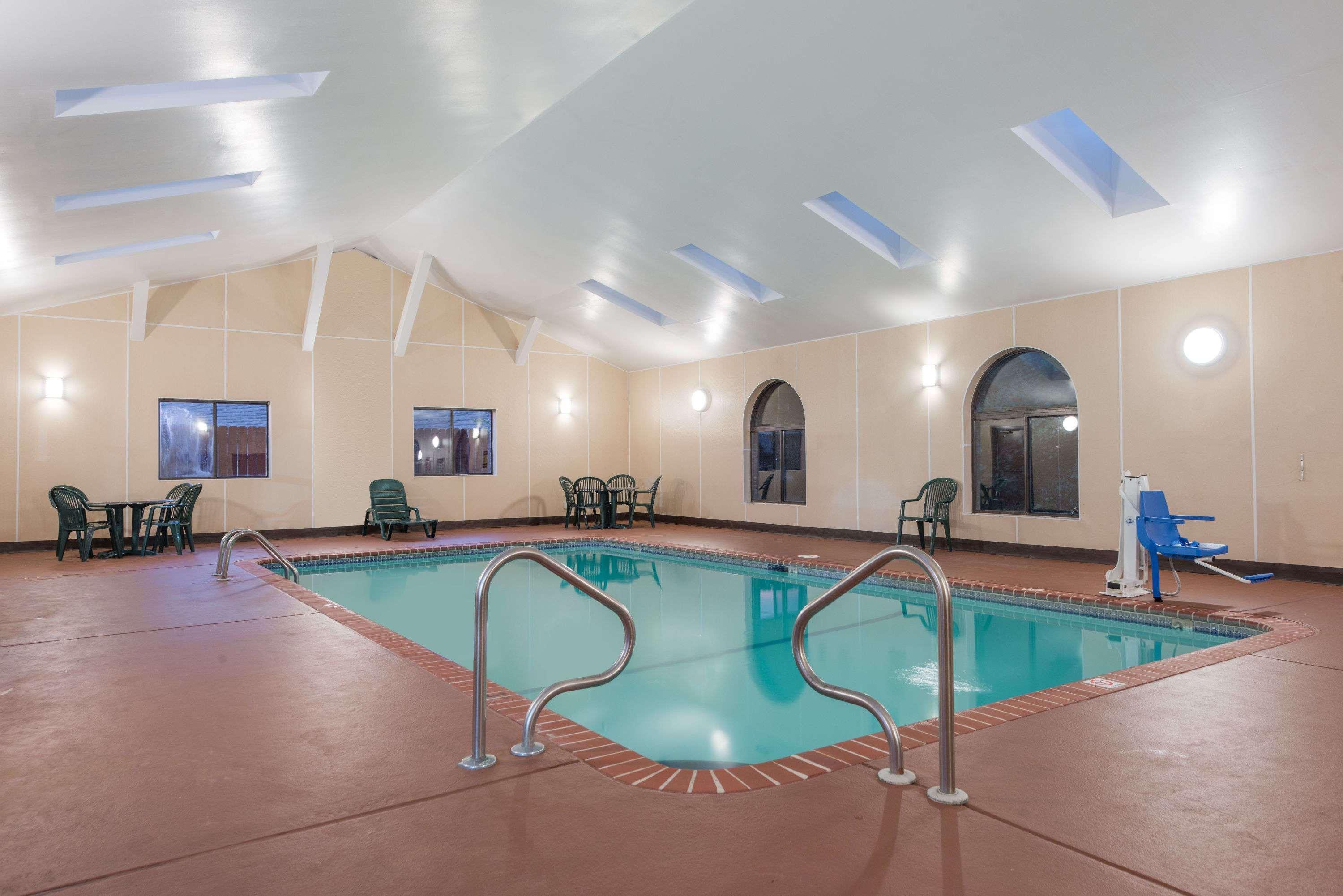 Hotel Super 8 By Wyndham St Charles à Saint Charles Extérieur photo