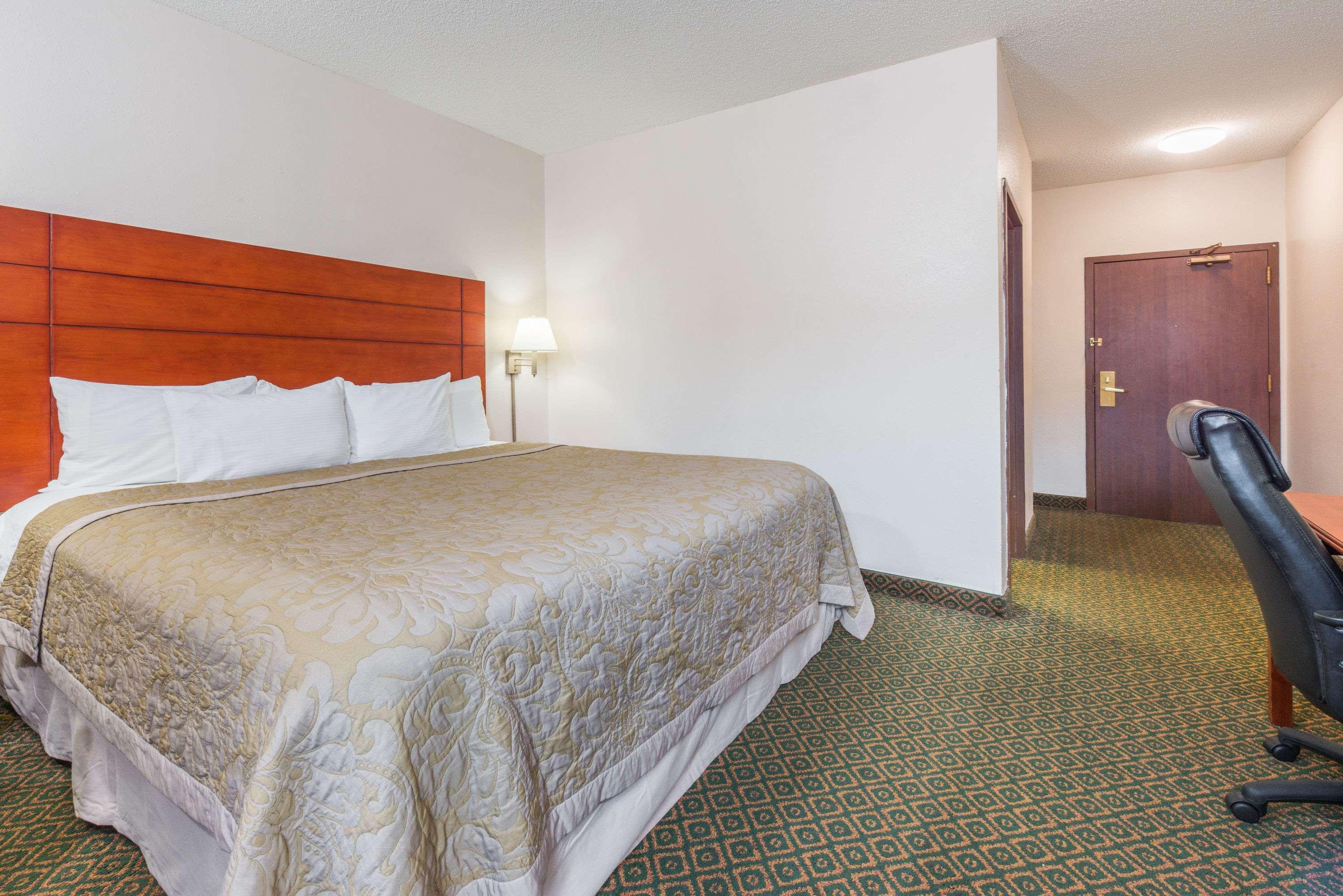 Hotel Super 8 By Wyndham St Charles à Saint Charles Extérieur photo