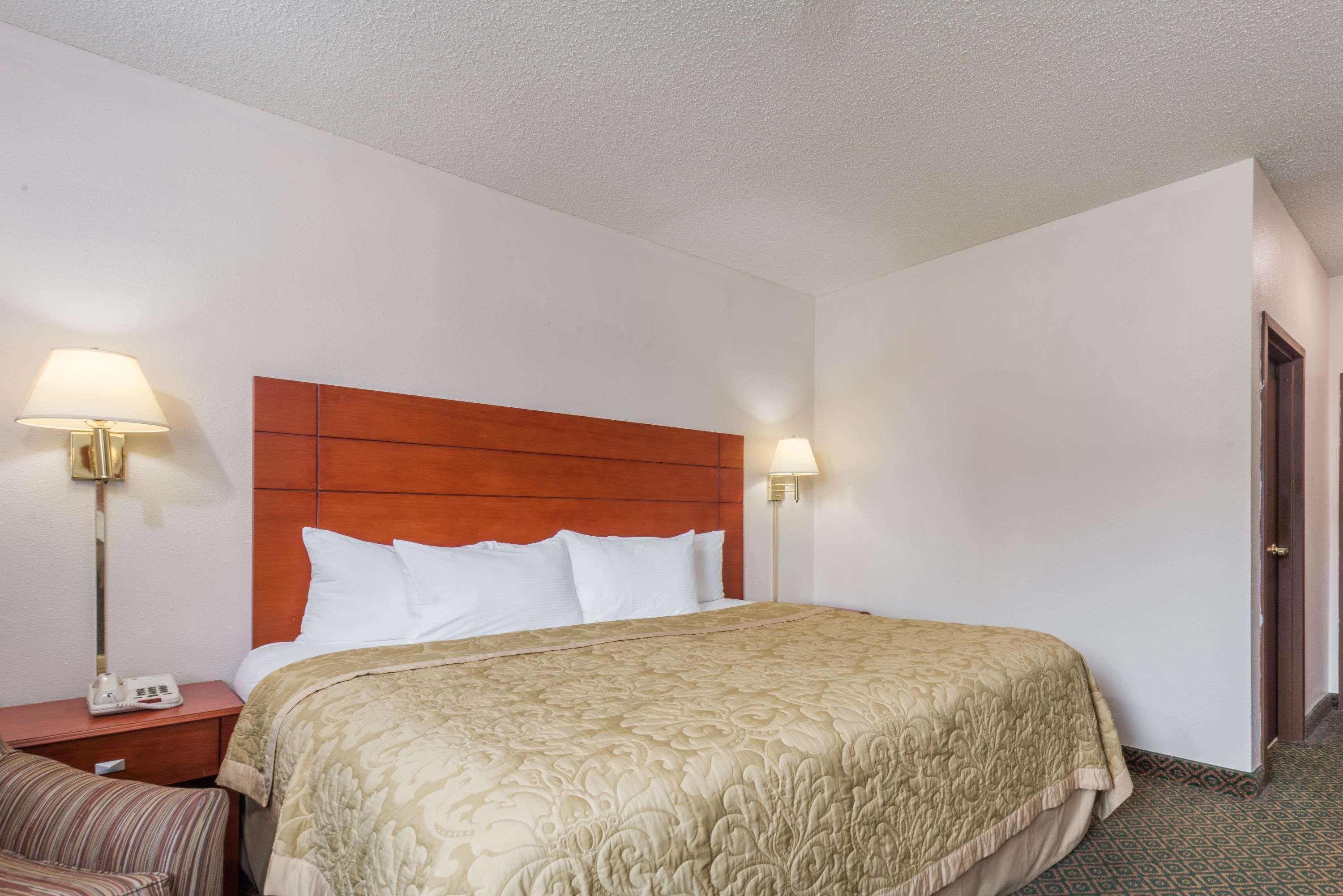 Hotel Super 8 By Wyndham St Charles à Saint Charles Extérieur photo