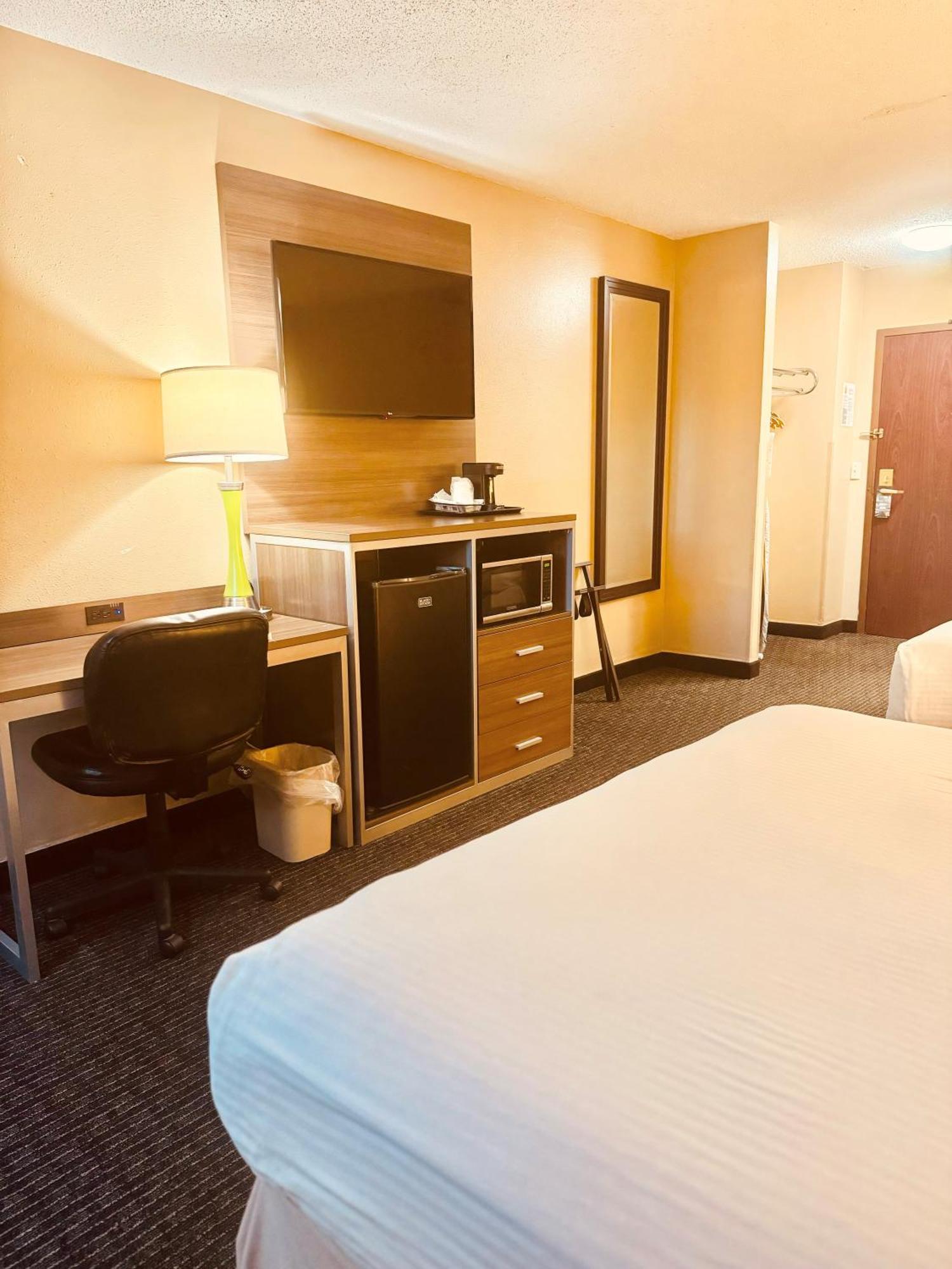 Hotel Super 8 By Wyndham St Charles à Saint Charles Extérieur photo